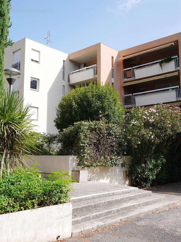 Résidence (avec ascenseur) - Appartement à NIMES