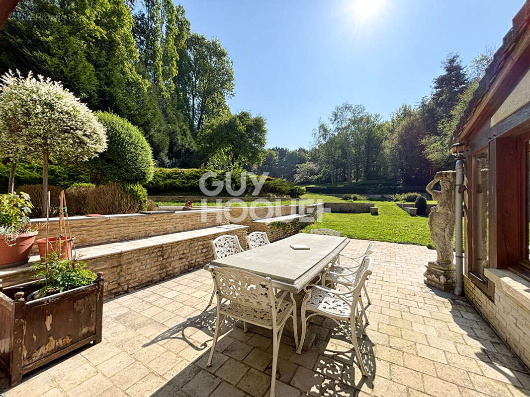 Maison à SAINT-LAURENT-DE-CONDEL