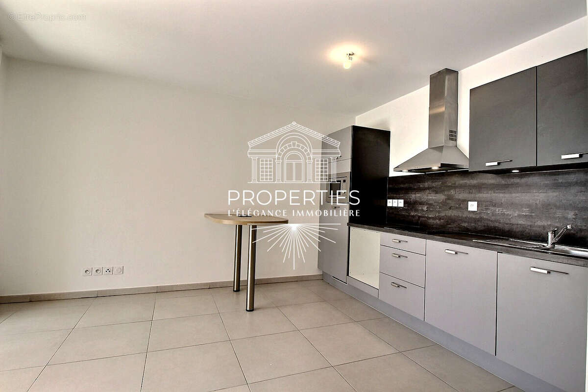 Appartement à BORMES-LES-MIMOSAS