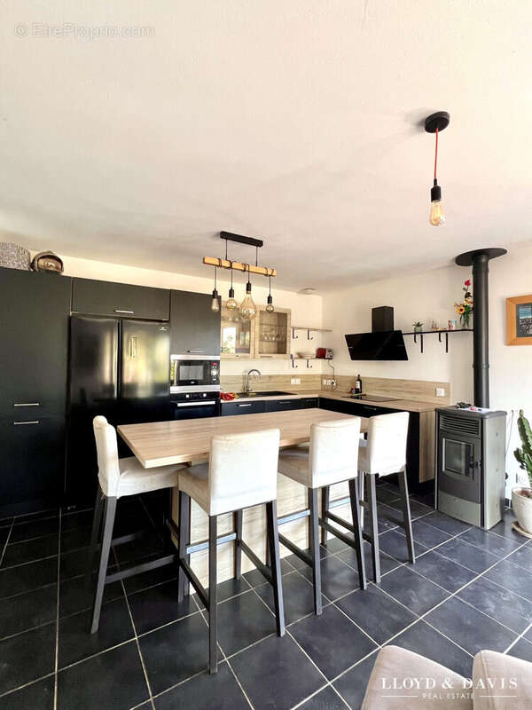Maison 98 m² à Bagnols-En-Foret  - photo 5