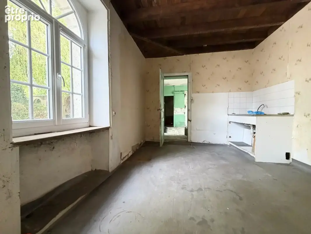 Belle propriété en pierre avec dépendances à rénover - photo 12