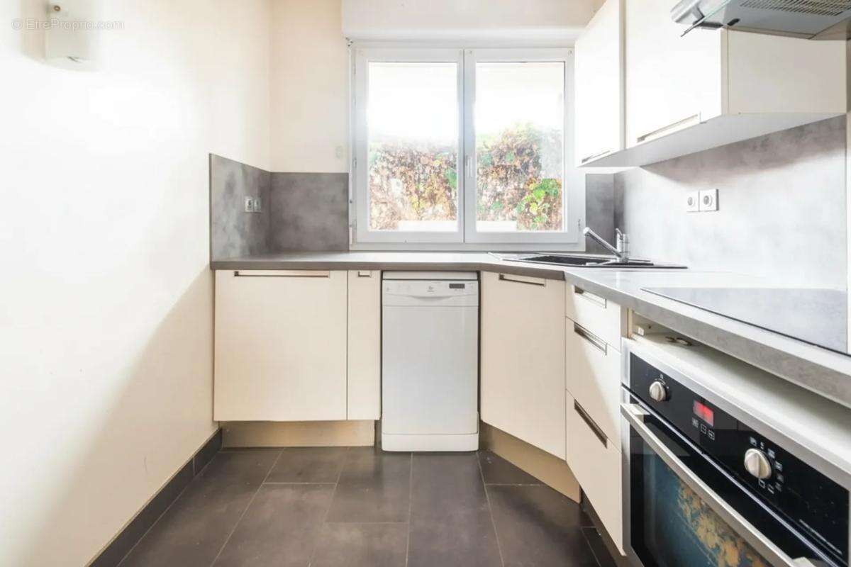 Suresnes - 49m² - appartement T2 - Terrasse / jardin - parking - cave - photo 5