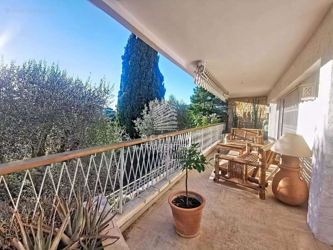 Appartement à LE CANNET