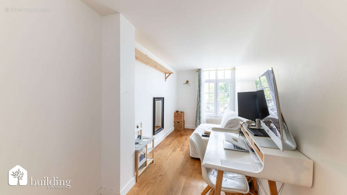 Maison à COURBEVOIE