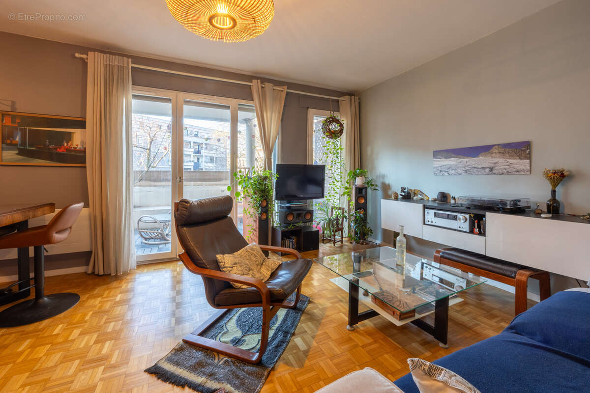 Appartement à SAINT-ETIENNE