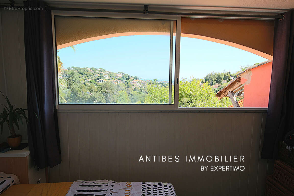 Appartement à VALLAURIS