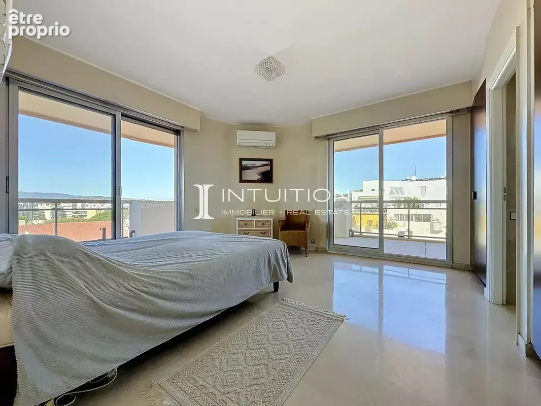 Cannes - Basse Californie : Vaste appartement toit terrasse avec garage - photo 18