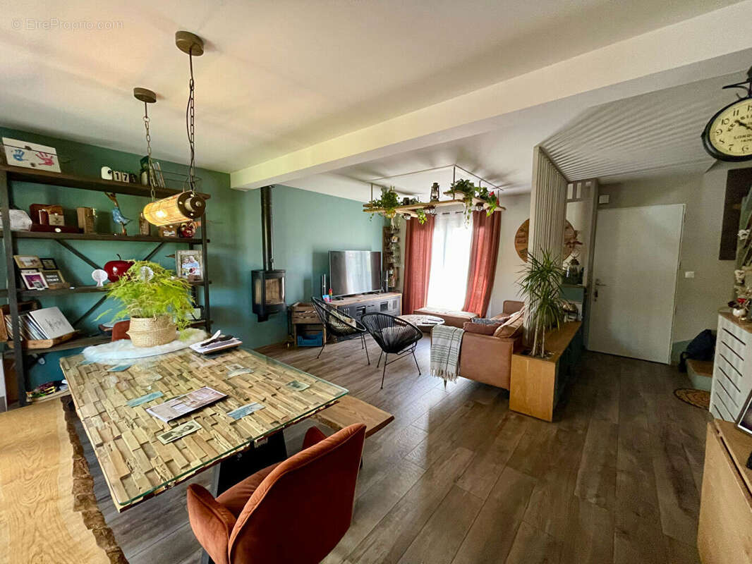 Maison à SAINT-MELOIR-DES-ONDES