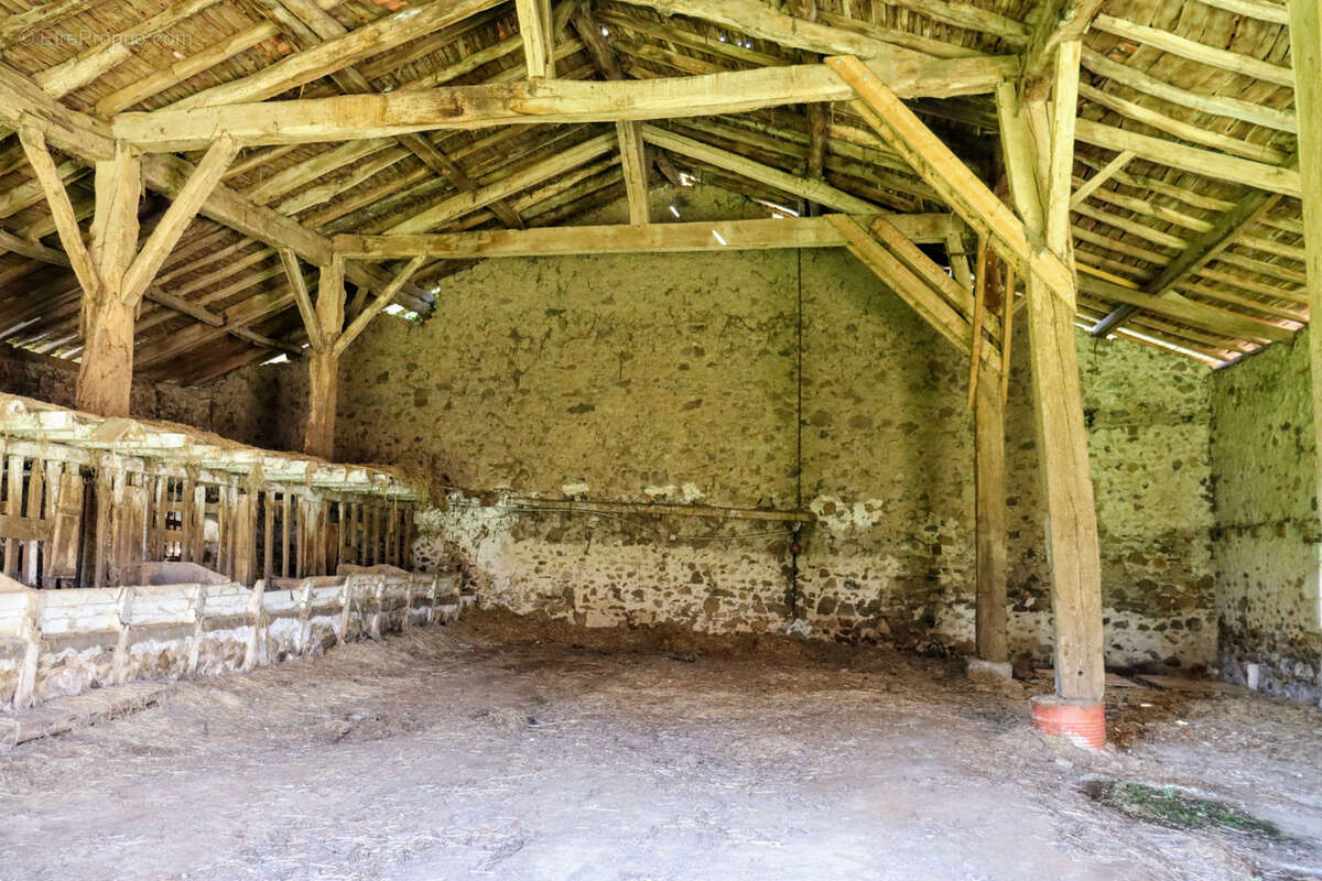 Maison à PRESSIGNAC