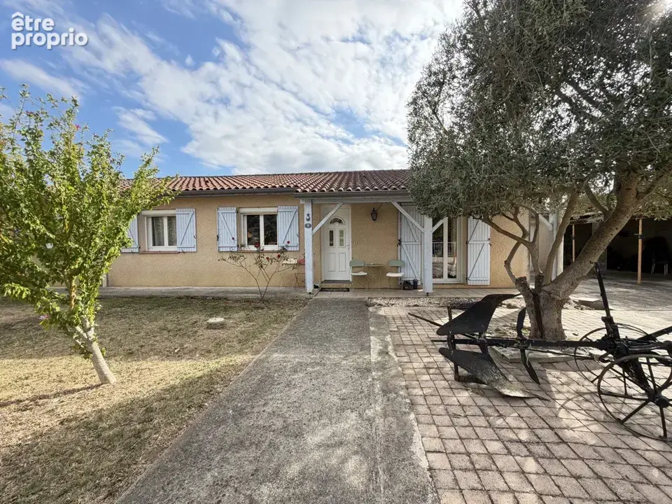 Maison T6 de 114 M2 avec garage, abri voiture, Piscine et terrain de 755 M2 - photo 3