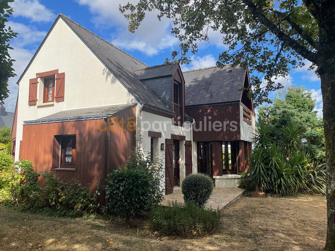 Maison 6 pièces 216 m² · à Pontivy · 216 m² · 354 562 €