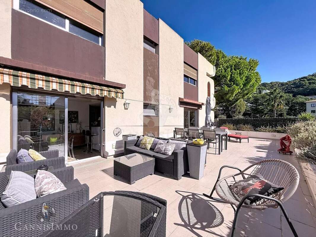 Appartement à LE CANNET