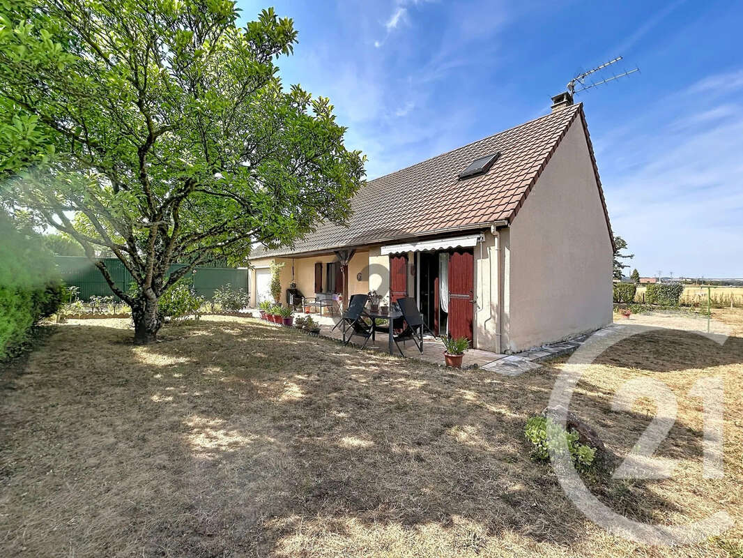 Maison 100 m² à La Brosse-Montceaux  - photo 14