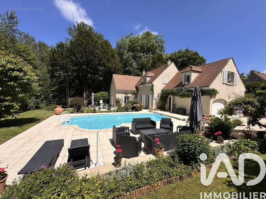 Photo 2 - Maison à FEROLLES-ATTILLY