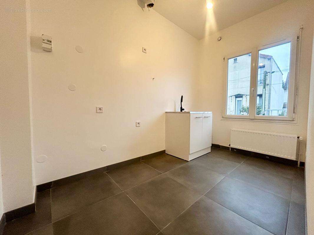 Fontenay Maison proche RER 15 min avec 2 terrasses, jardin et garage - photo 6