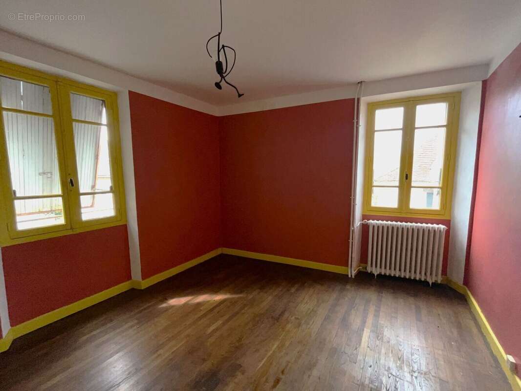 R+1 - Chambre n°1 - Maison à GRAMAT