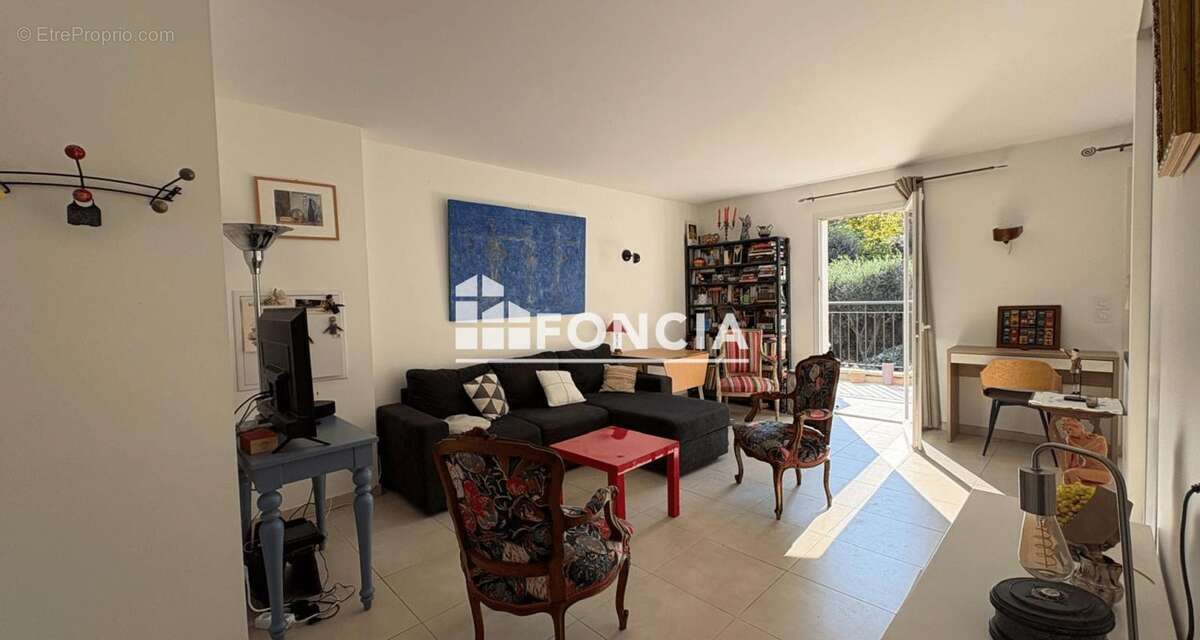 Appartement à SAINT-CYR-SUR-MER
