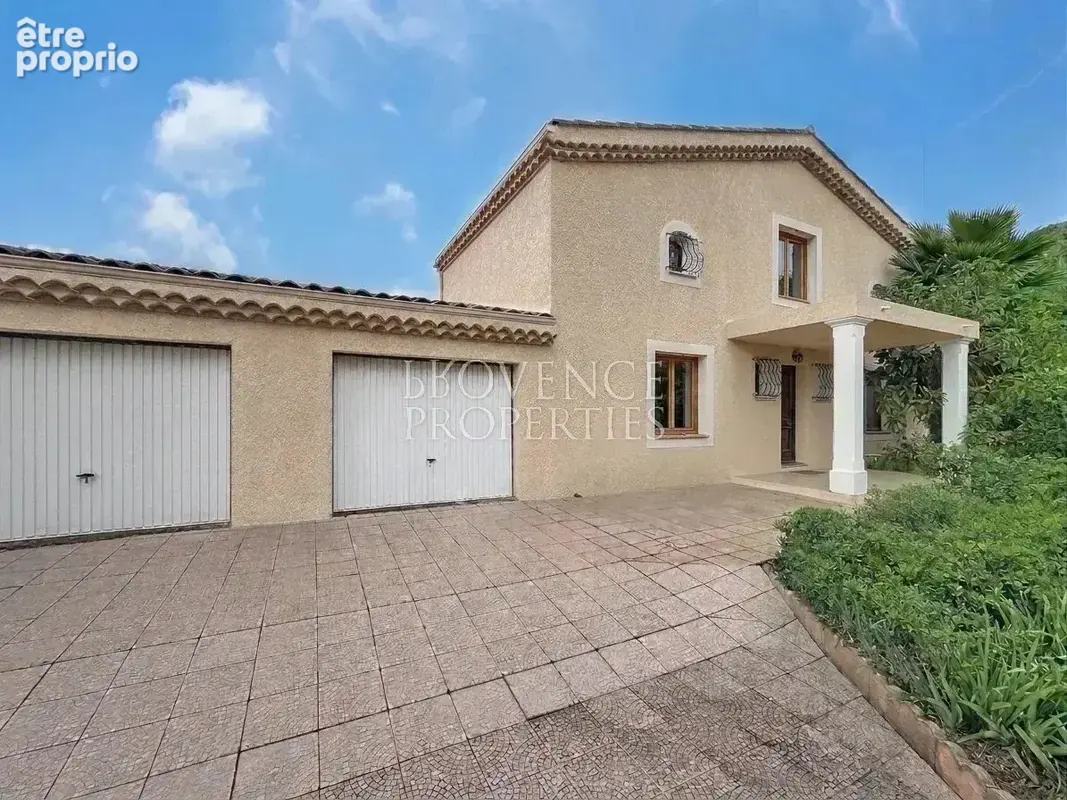 CARQUEIRANNE – Villa 154 m² avec vie de plain-pied, terrain piscinable de 857 m², à 5 min des plages - photo 2