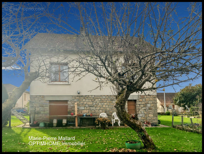 Maison à PEYRAT-LE-CHATEAU