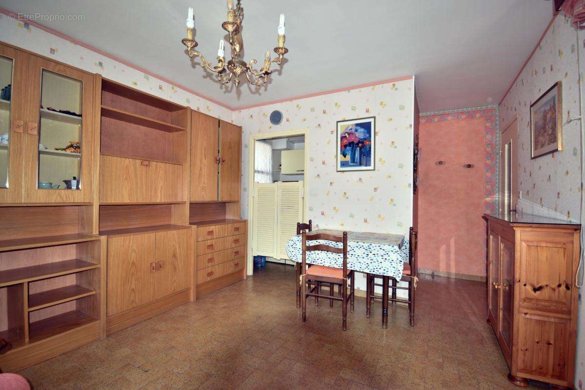 A vendre, Digne-les-Bains (04), Appartement T2 avec cave, balcon, ascenseur et parking privatif - photo 8