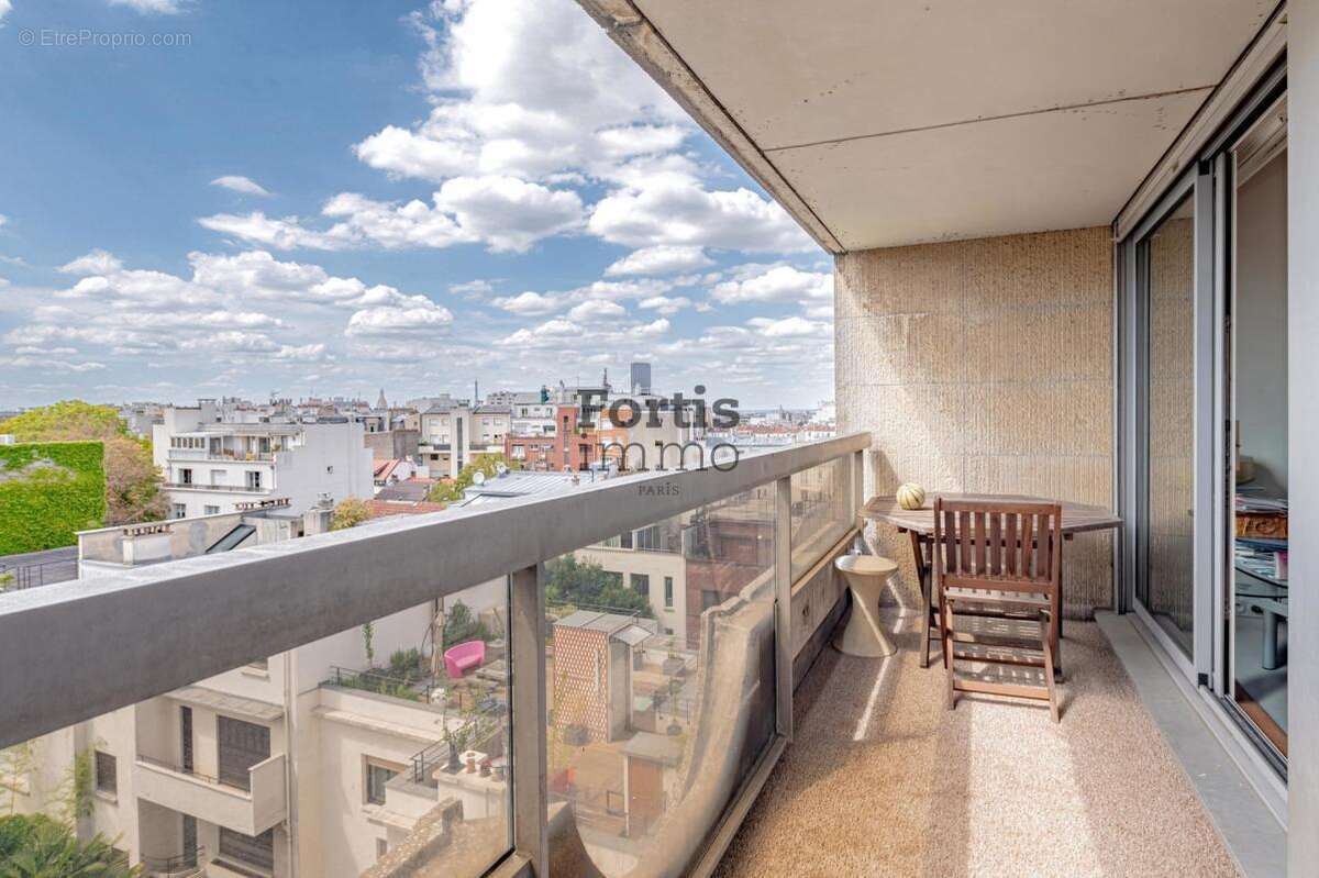 Appartement à PARIS-14E