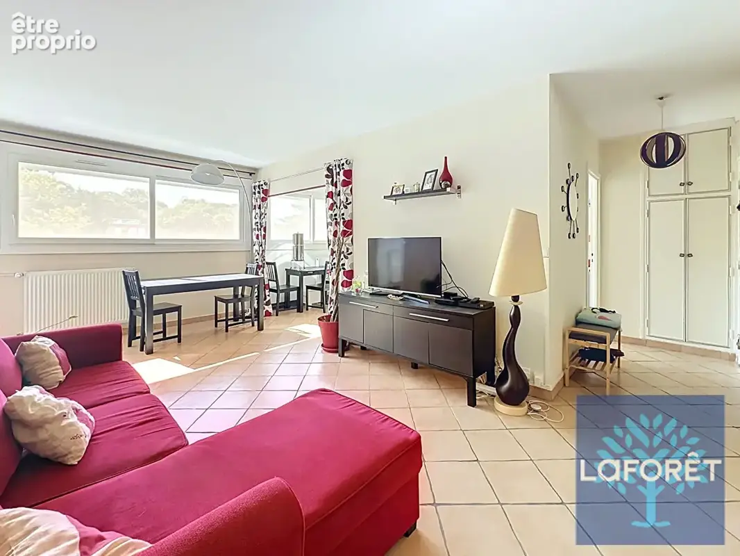 Appartement à COMBS-LA-VILLE