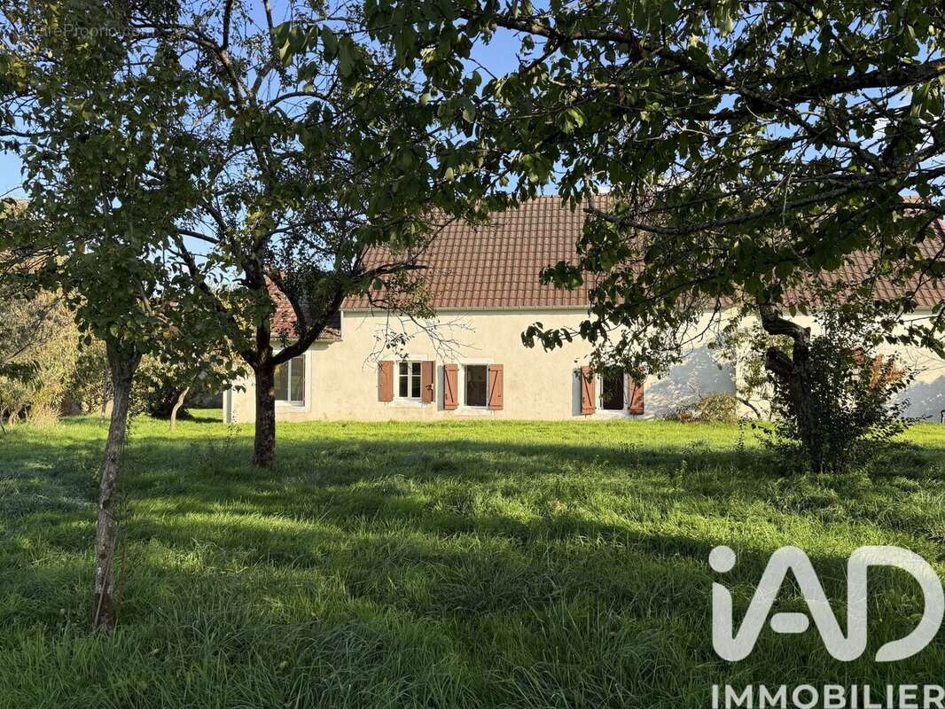Maison 86 m² à Saint-Georges-De-Poisieux  - photo 3
