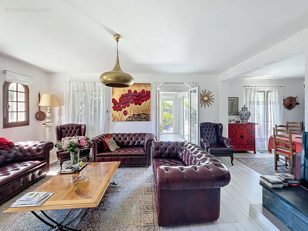 Maison à VILLELONGUE-DELS-MONTS