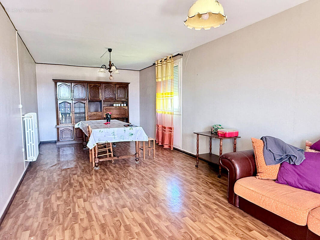 Appartement à DONZERE