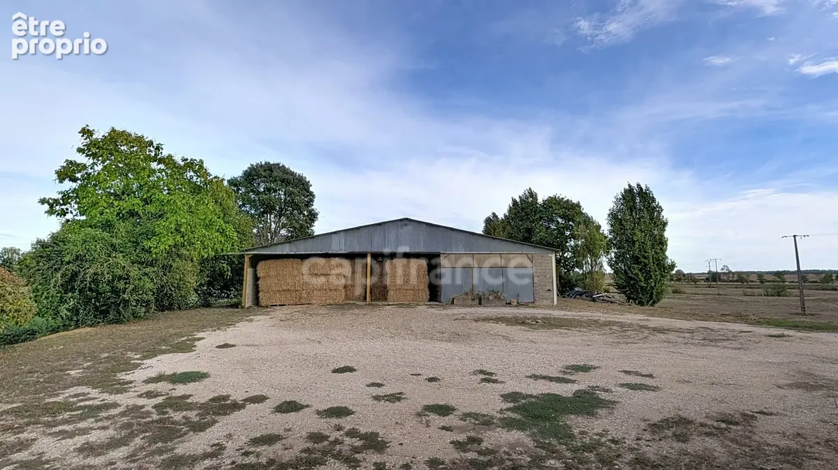 Frontenard (71) Propriété de caractère — Potentiel exceptionnel :  Habitation / Gîte 173 m² + 1 400 m² de dépendances et hangars - photo 18