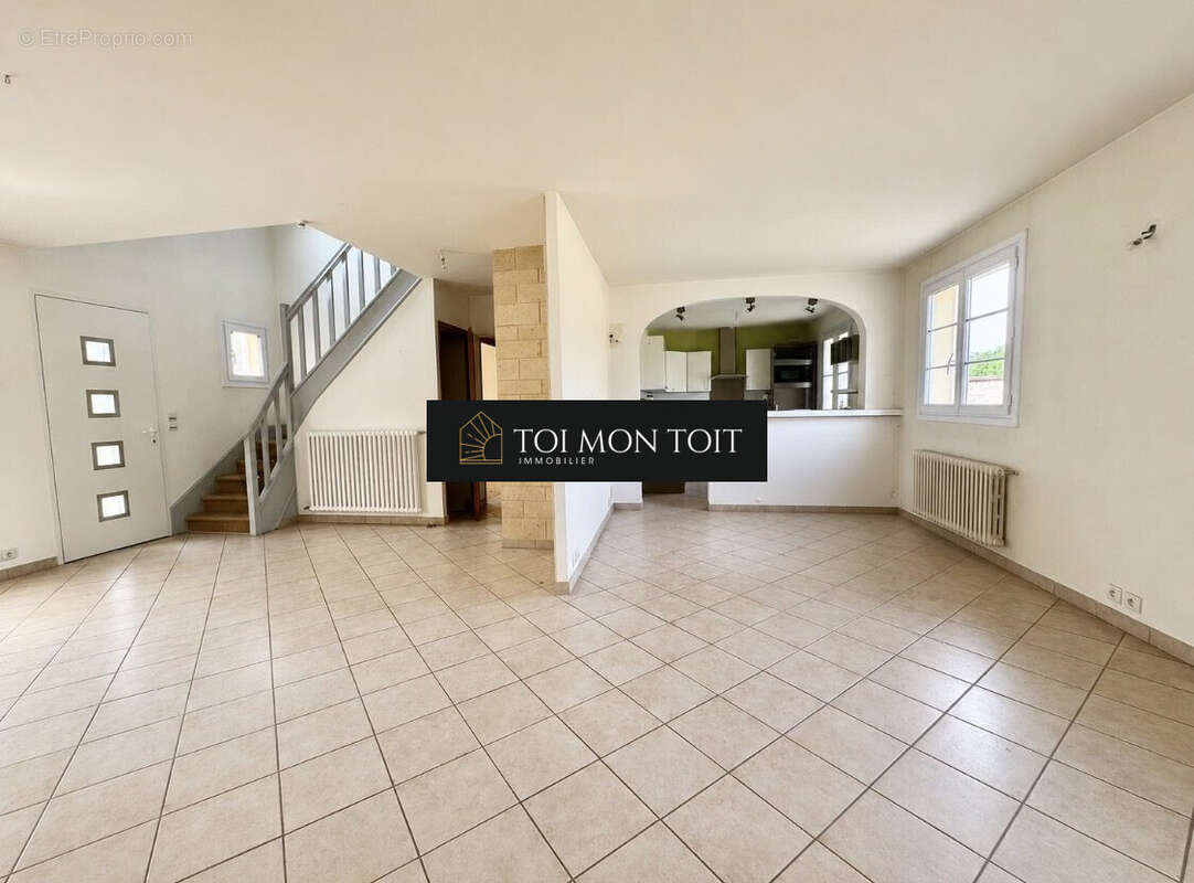 Maison 170 m² à Plailly  - photo 3