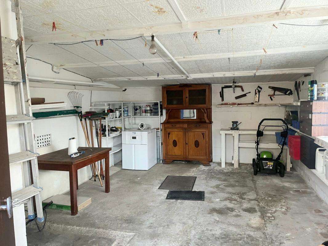 Maison à MONTESCOURT-LIZEROLLES