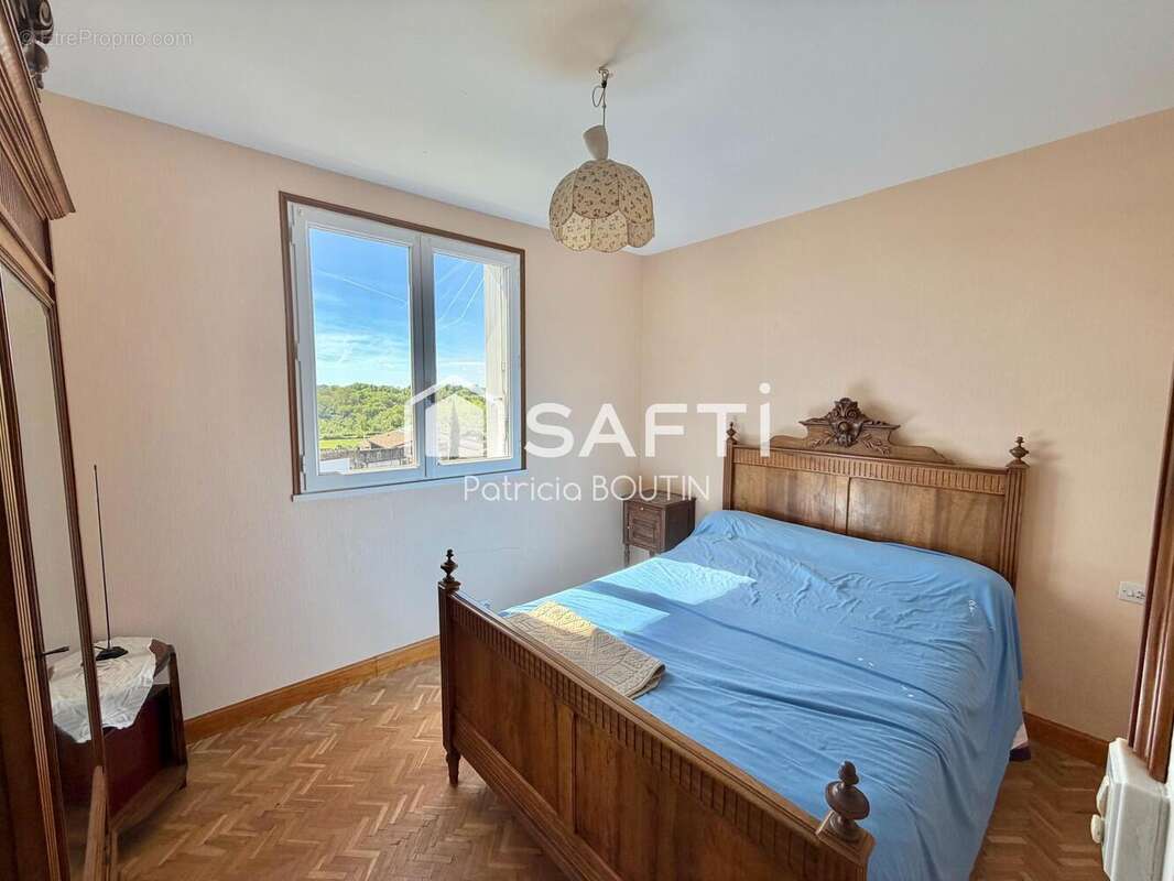 Maison 137 m² à Pamplie  - photo 6