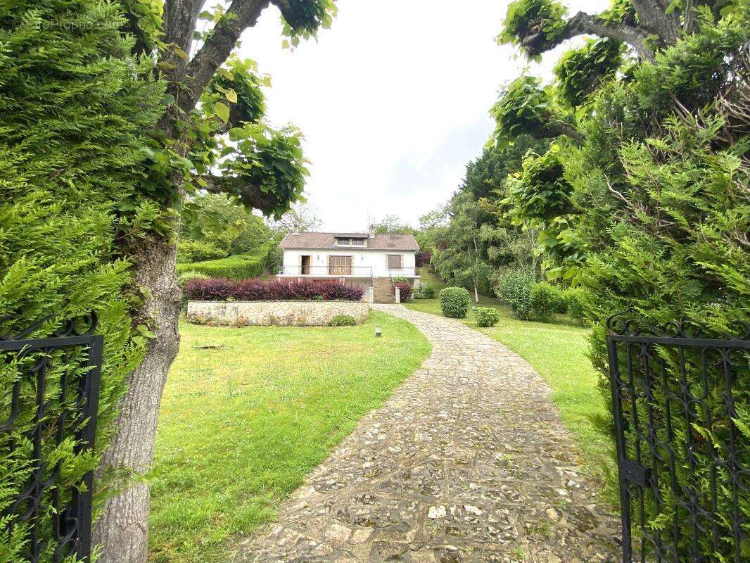 Maison à MOUSSEAUX-SUR-SEINE