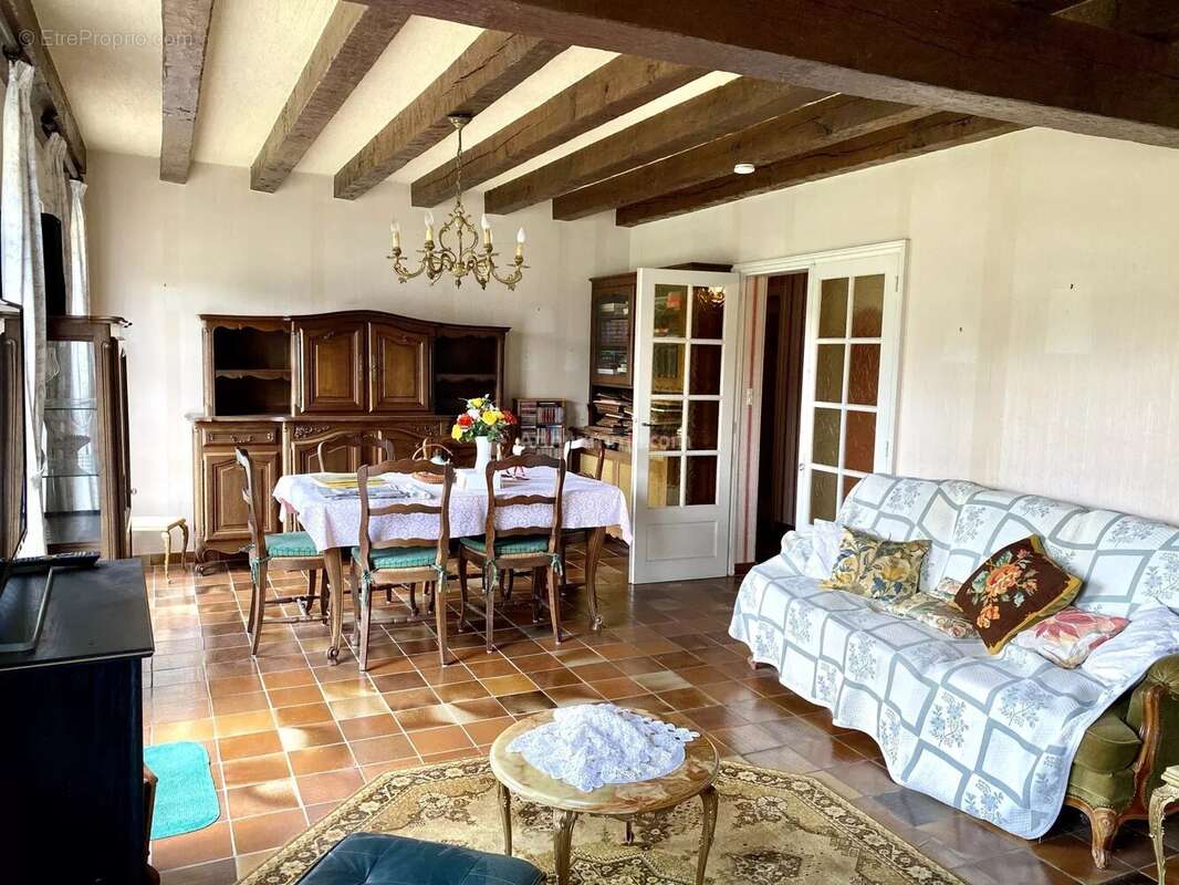 Maison à LA CHARTRE-SUR-LE-LOIR