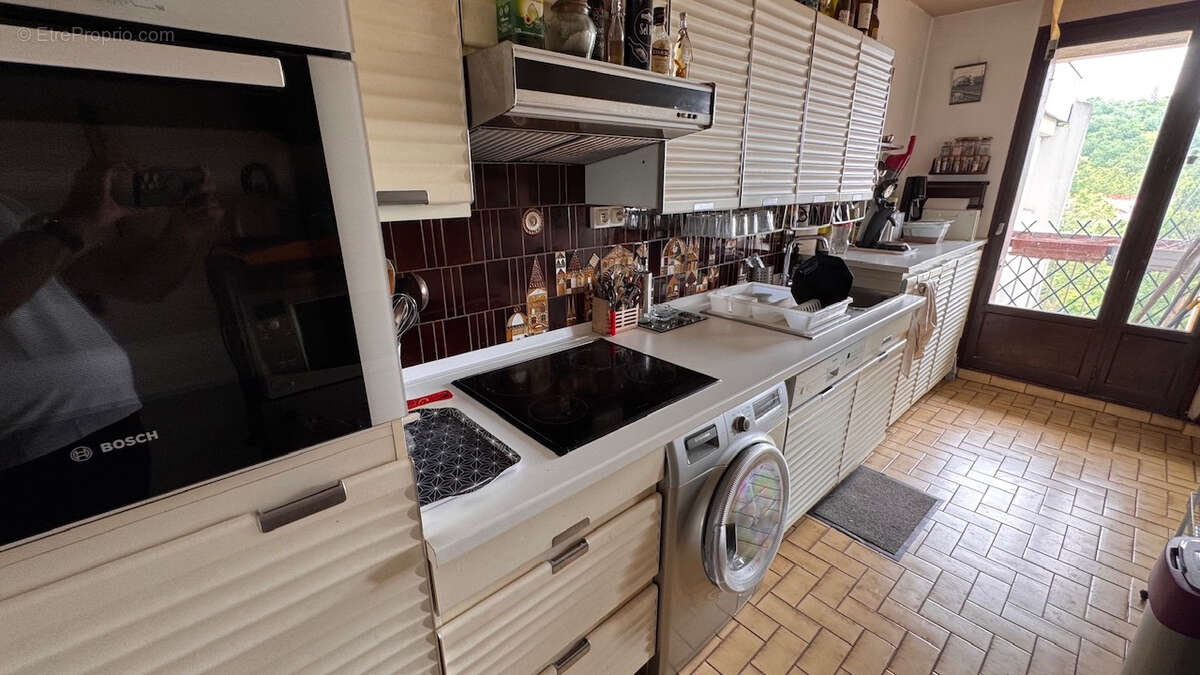 Grand F5 lumineux 97 m² + Balcon + Parking - photo 6