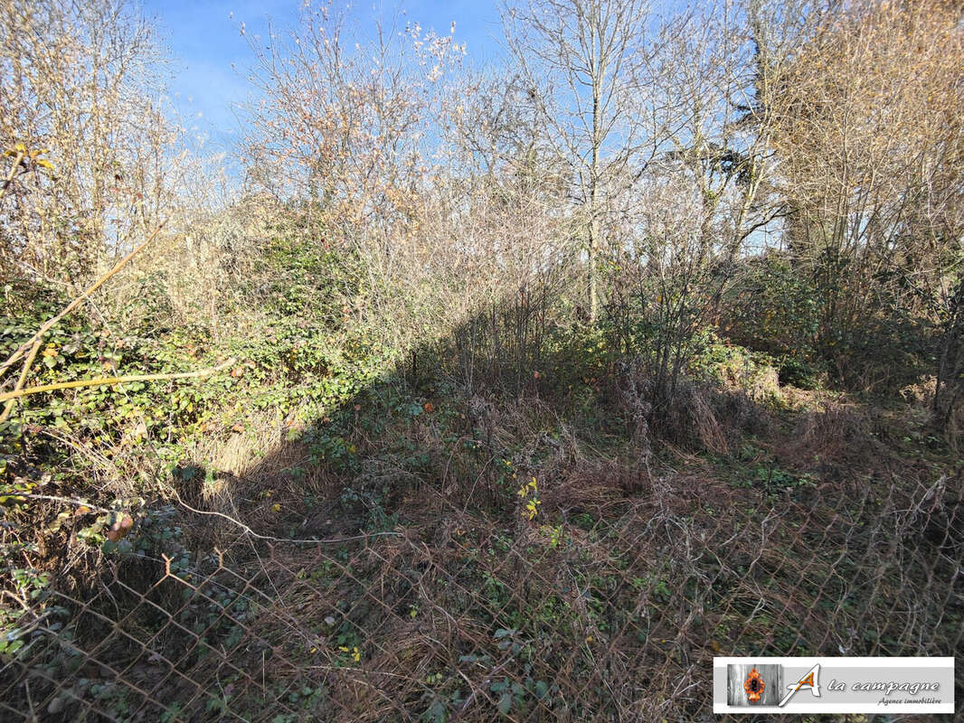 Maison à SAINT-JULIEN-LA-GENETE