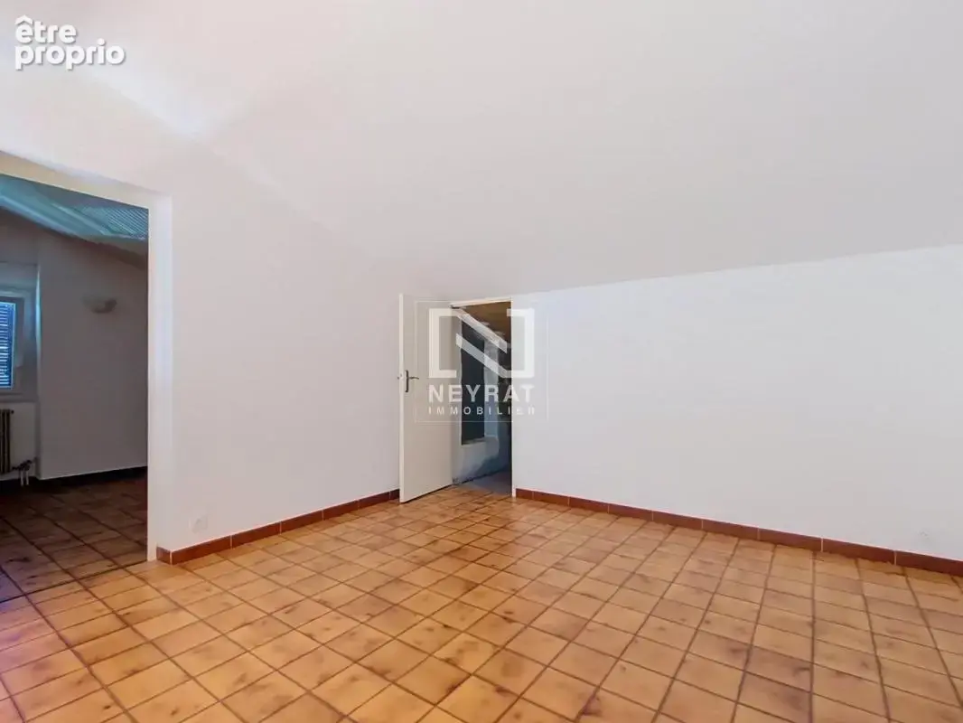 Draguignan -  appartement lumineux avec potentiel 2 chambres - photo 5