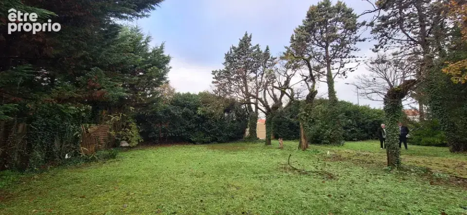 Terrain à SAUJON