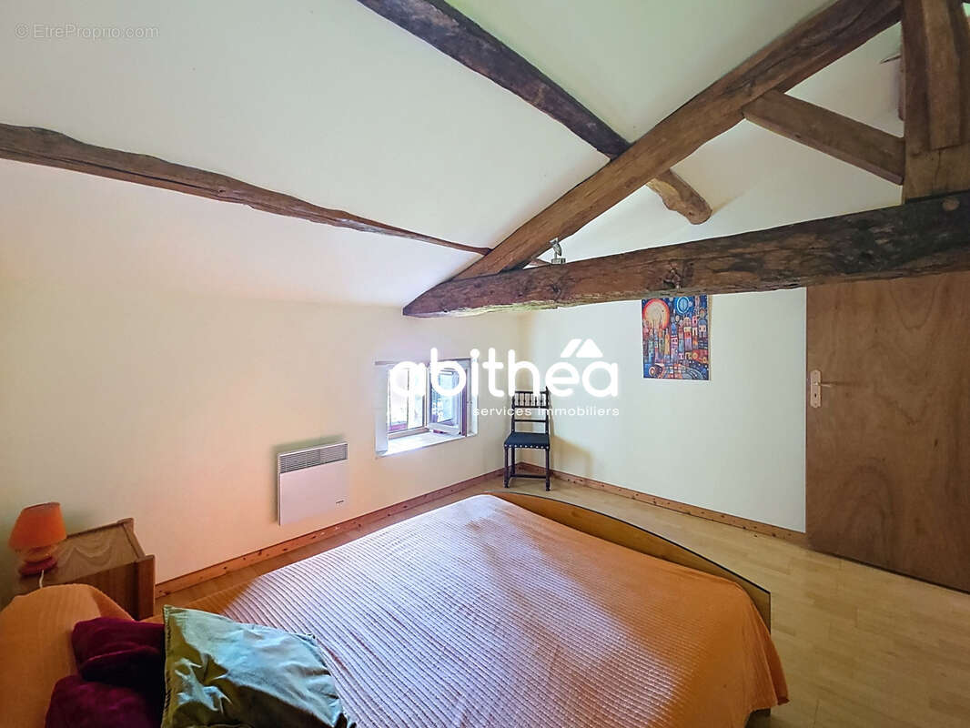 Ensemble immobilier  charentaise 148 m2  4 chambres  gite independant 75 m2  barzan - photo 6