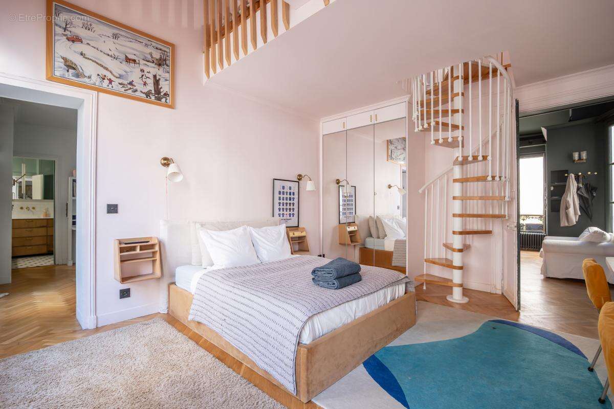 Appartement à PARIS-3E