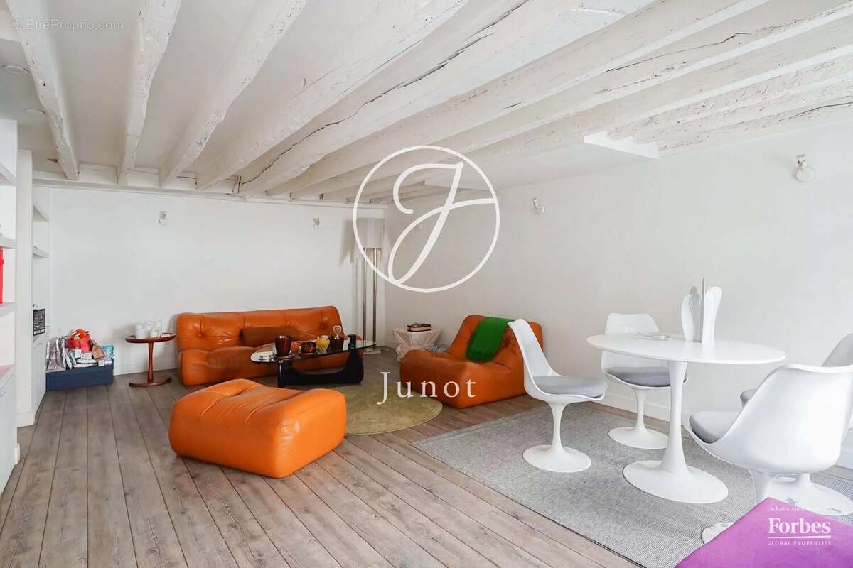 Appartement à PARIS-3E
