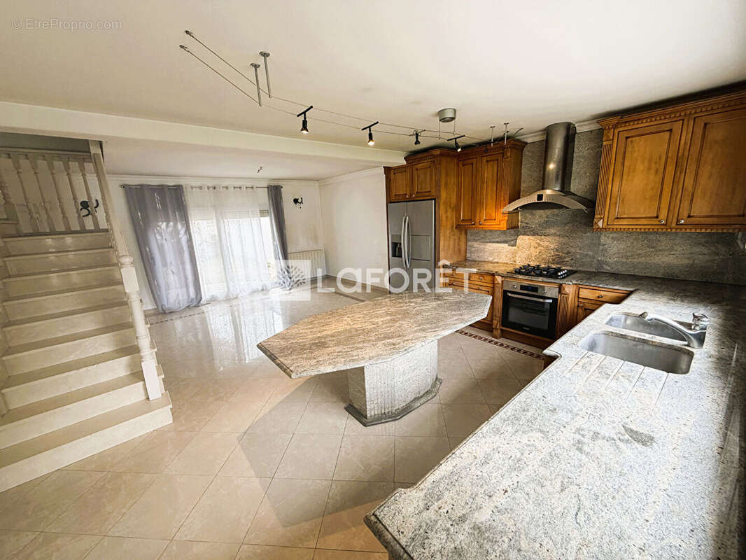 Maison à LES PAVILLONS-SOUS-BOIS