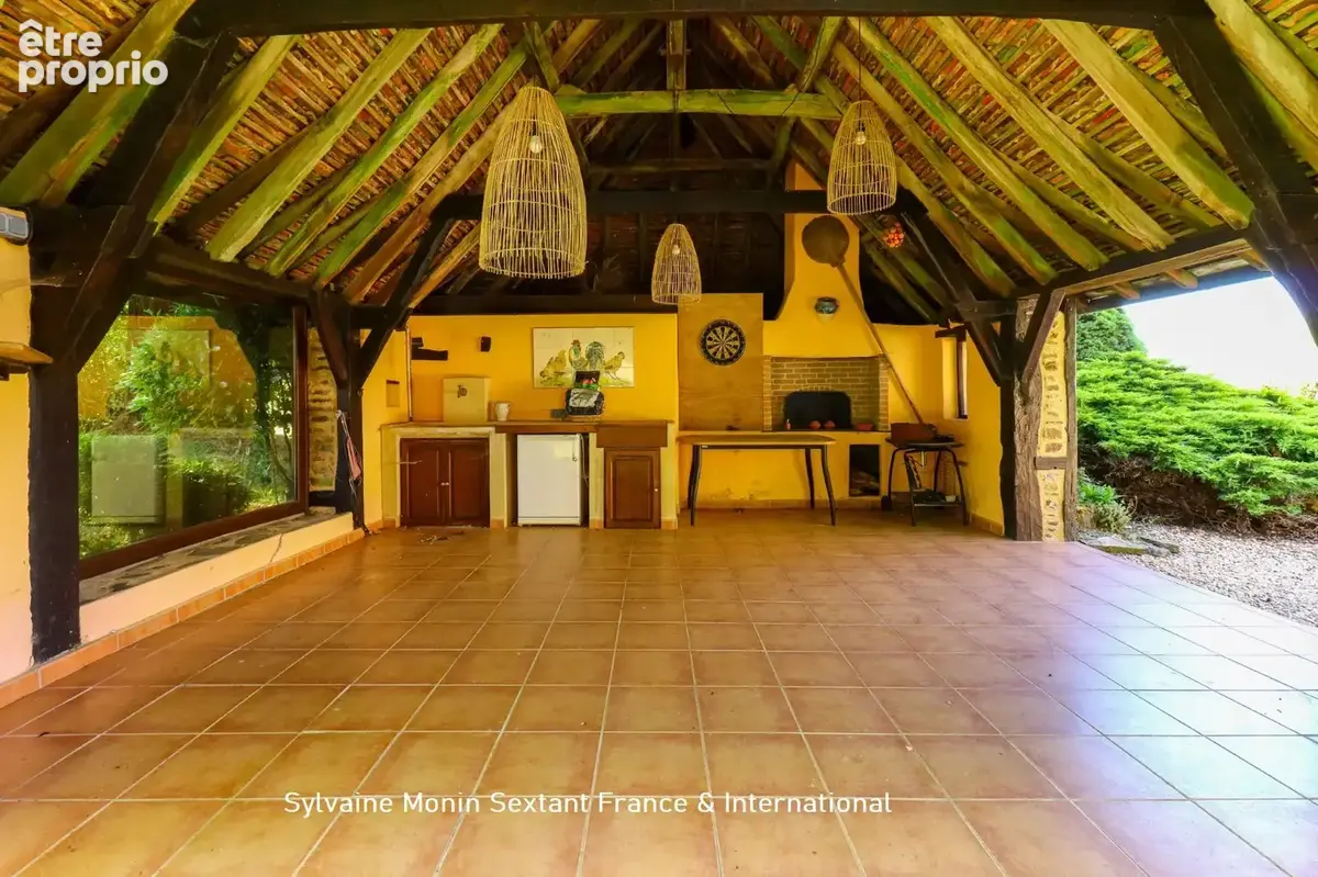 Propriété de caractère en pierre avec piscine et grange, alliant charme de l'ancien et confort contemporain - photo 6