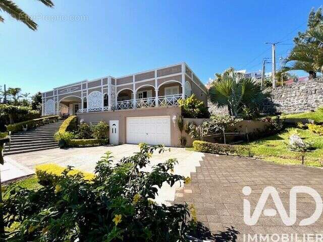 Photo 2 - Maison à SAINT-DENIS