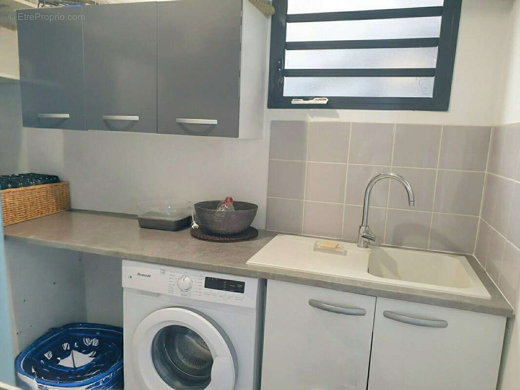 Maison 202 m² à Saint-Denis  - photo 5