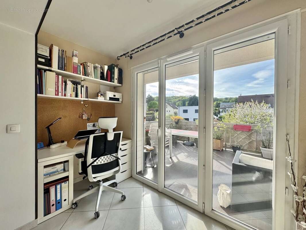 Appartement à VERRIERES-LE-BUISSON