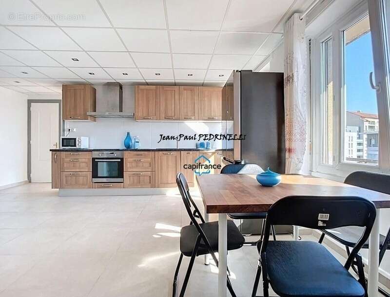 Appartement à LYON-8E