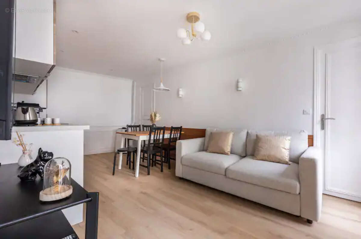Appartement à PARIS-3E