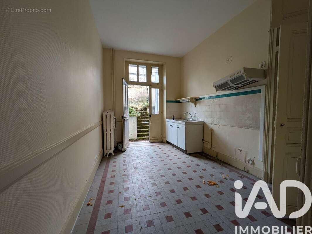 Appartement 420 m² à Montlucon  - photo 6